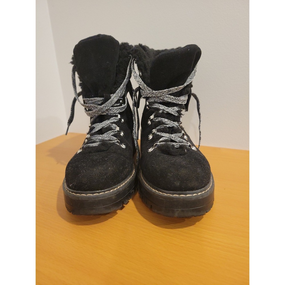 Time and Tru Women's Cozy Hiker Boot,‎ White, Size 8